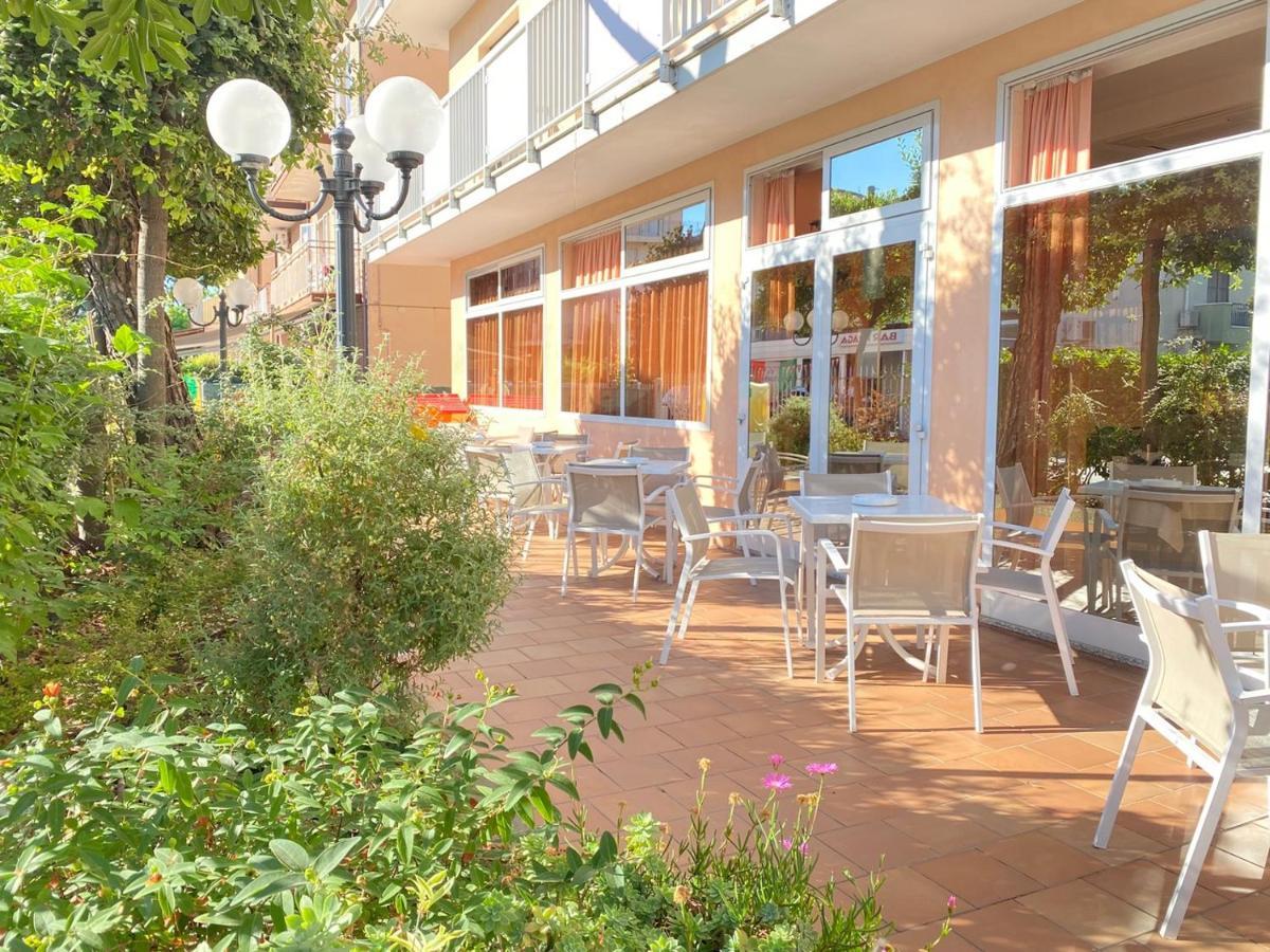 Hotel Casadei Rimini Exterior photo
