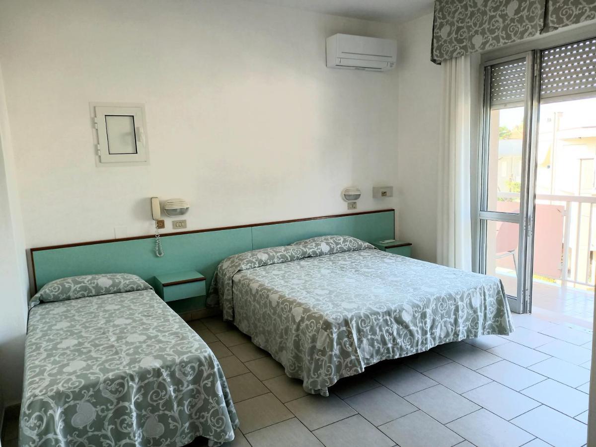 Hotel Casadei Rimini Exterior photo